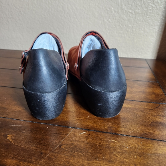 Rocky 4 Eursole Suede Women's Size 9 Eu 40 Mules in Rust and Black - Picture 6 of 7